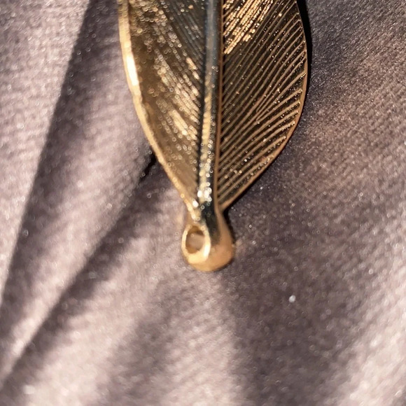 18k brushed gold tone plated  leaf pendant - Picture 8 of 9